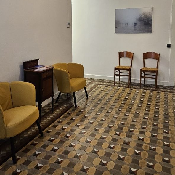 Waiting area at Celobert Teràpia, Barcelona