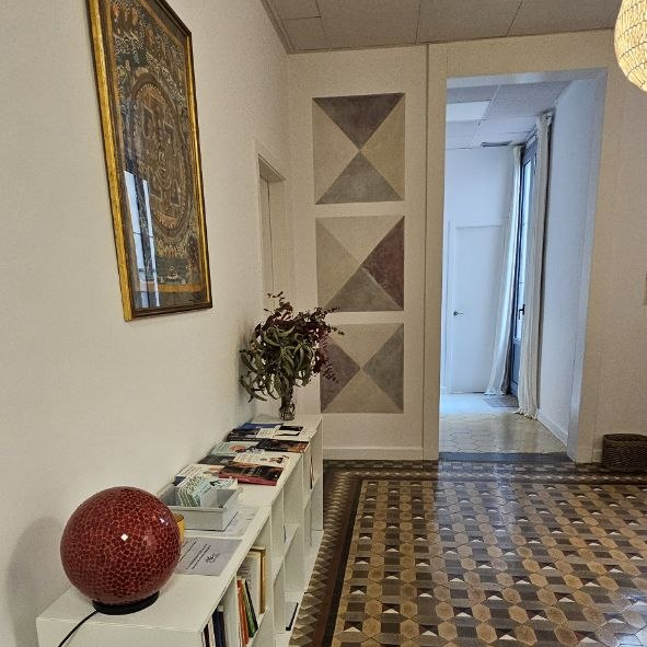 Entrance and hallway at Celobert Teràpia, Barcelona